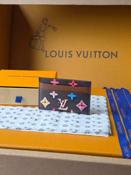 Picture of Louis Vuitton Wallets _SKUfw225085302fw